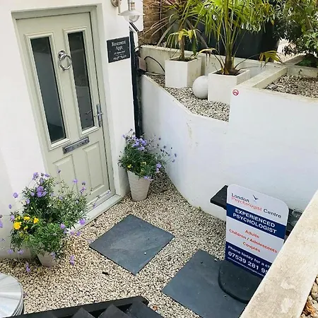 Stunning, Stylish Garden Flat In The Heart Of Wimbledon Apartment London Exterior photo