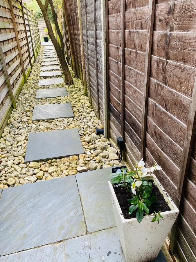 Stunning, Stylish Garden Flat In The Heart Of Wimbledon * Londra