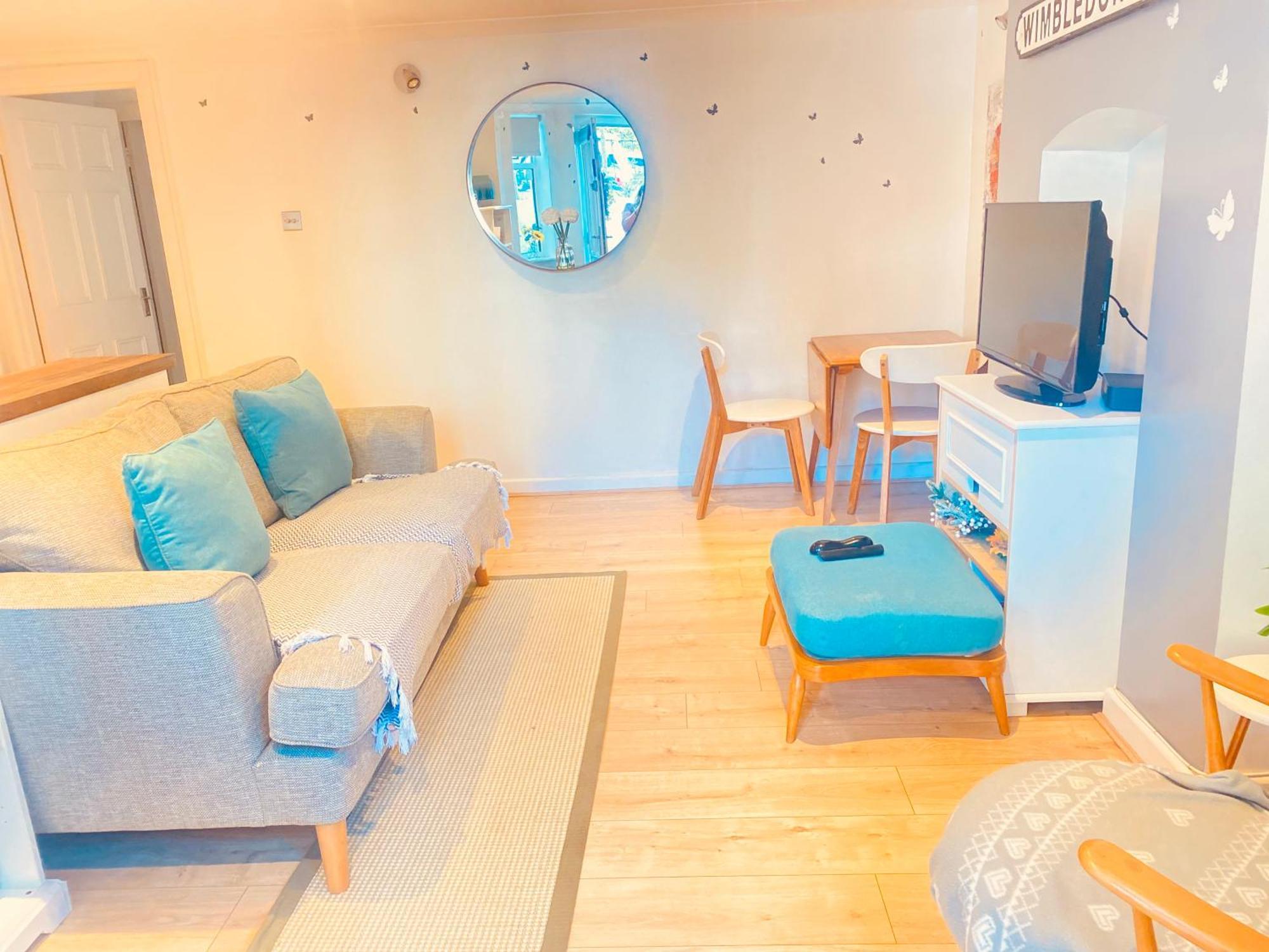 Апартаменты Stunning, Stylish Garden Flat In The Heart Of Wimbledon *