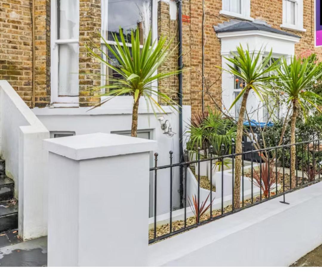 Stunning, Stylish Garden Flat In The Heart Of Wimbledon Appartamento